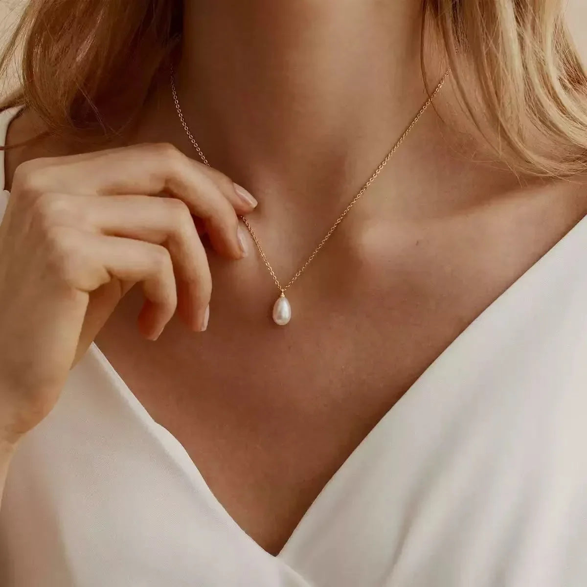 Roselle Pearl Necklace — Hopeforwho